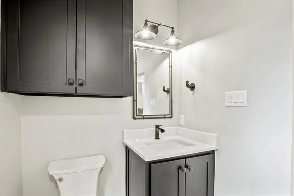 $1,375,000 | 65 Hillcrest Drive, Tool, TX 75143