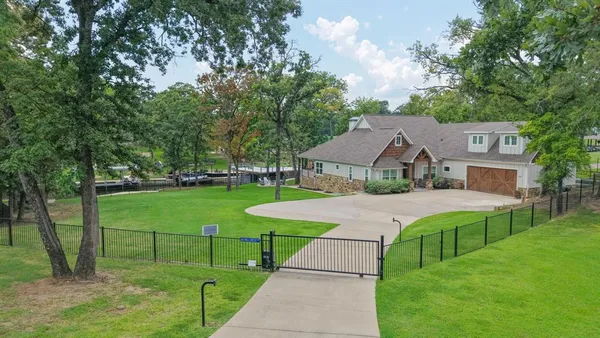 $1,375,000 | 65 Hillcrest Drive, Tool, TX 75143