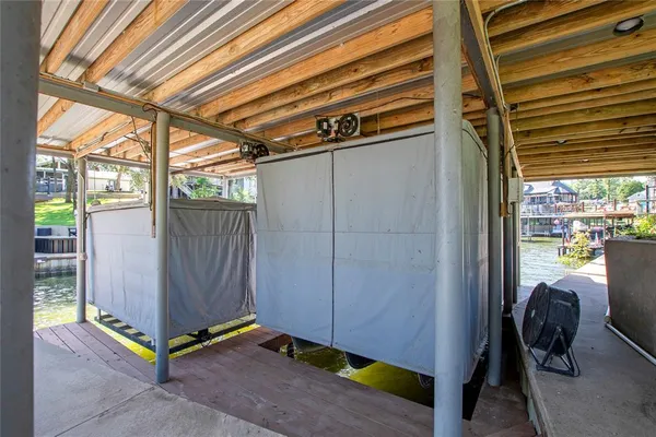 $1,375,000 | 65 Hillcrest Drive, Tool, TX 75143