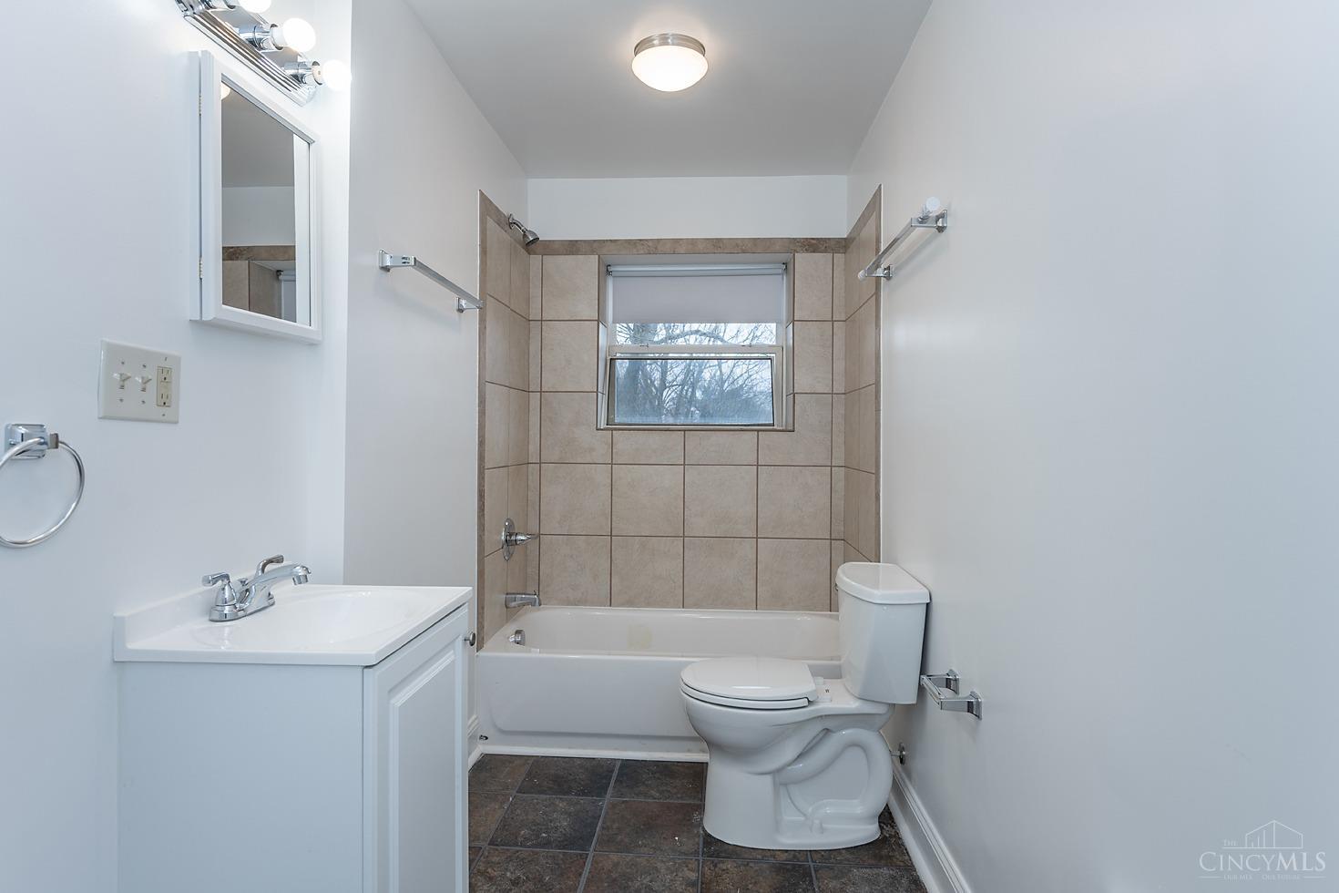825 William Howard Taft Road, Unit 28 Cincinnati, OH 45206 - Photo 10 of 13