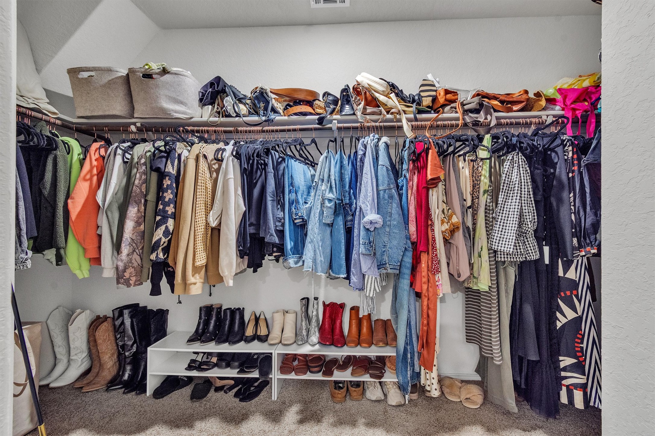 204 Calgary Lane San Marcos, TX 78666 - Photo 16 of 23 Generous primary closet!