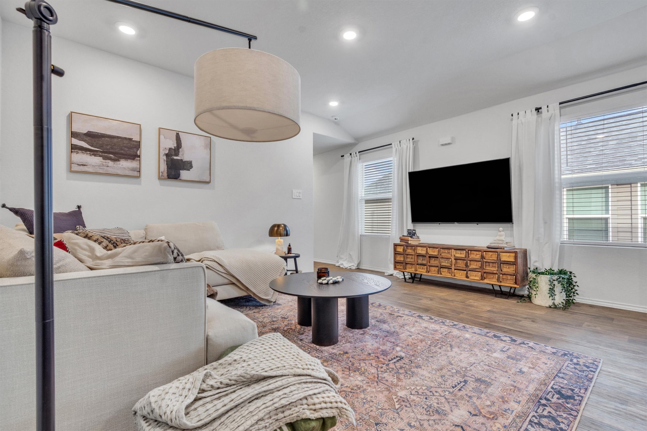 204 Calgary Lane San Marcos, TX 78666 - Photo 4 of 23