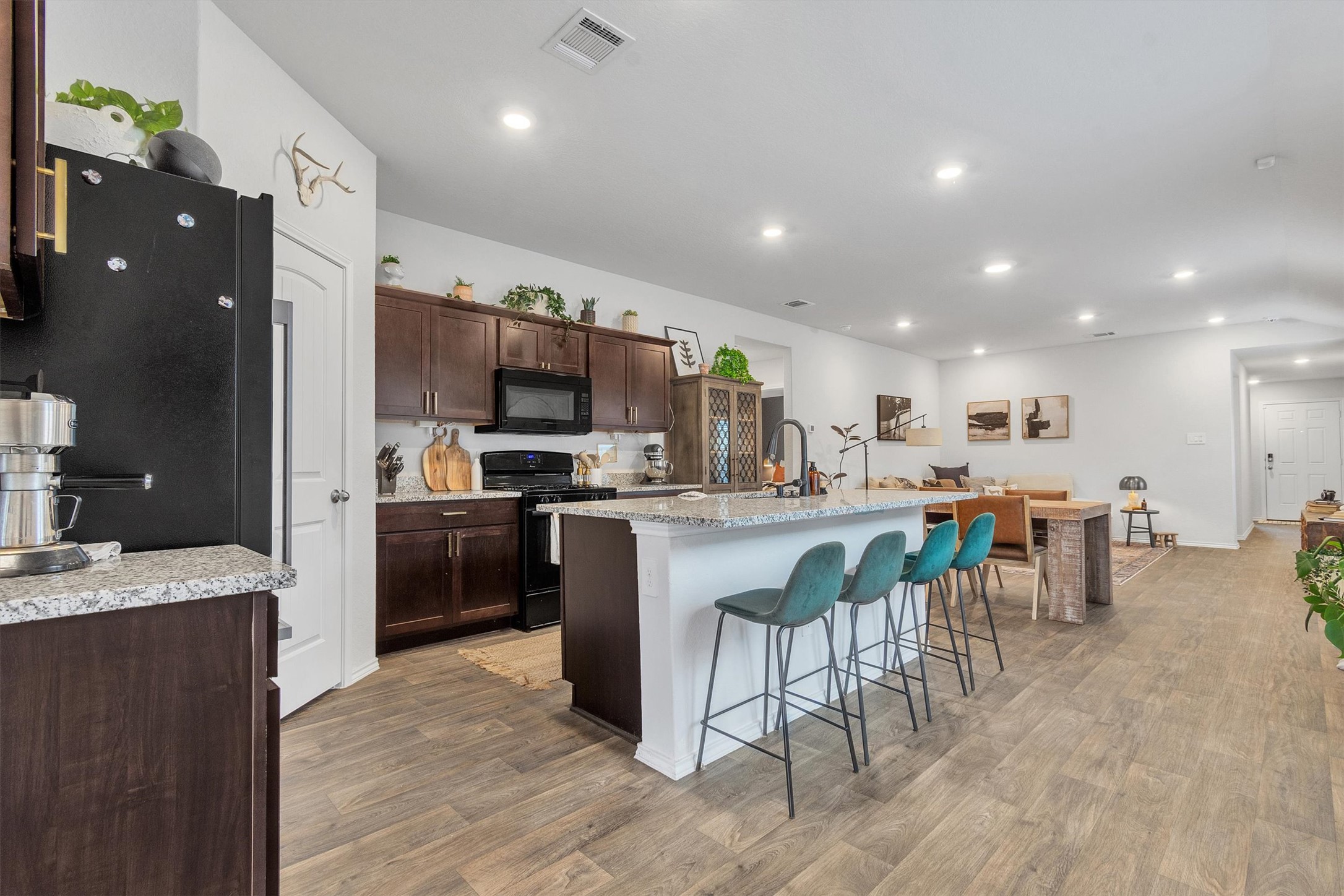 204 Calgary Lane San Marcos, TX 78666 - Photo 6 of 23