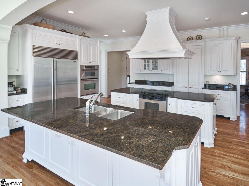 17 Collins Creek Road Greenville, SC 29607 - Photo 12 of 36