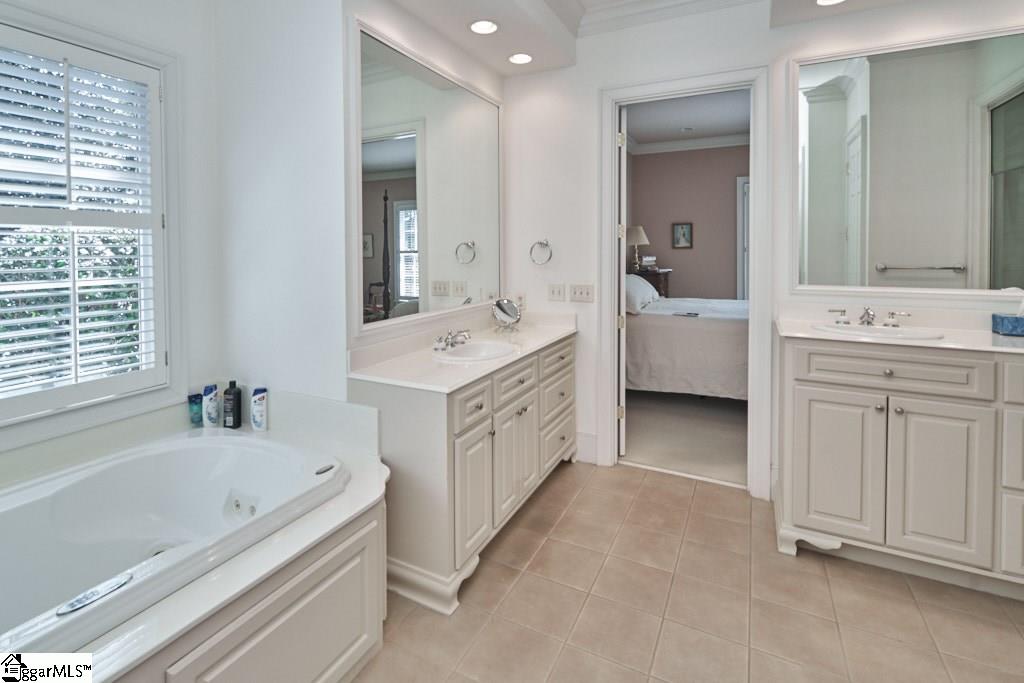 17 Collins Creek Road Greenville, SC 29607 - Photo 22 of 36