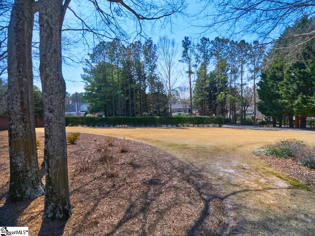 17 Collins Creek Road Greenville, SC 29607 - Photo 29 of 36