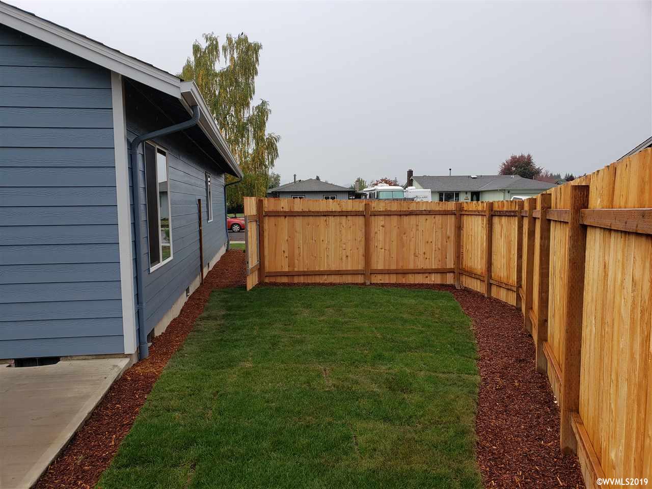 961 Walker Road Lebanon, OR 97355 - Photo 20 of 22 Gallery Image 20