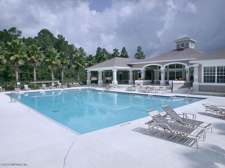 10550 Baymeadows Road, Unit 908 Jacksonville, FL 32256 - Photo 3 of 3 Community Pool