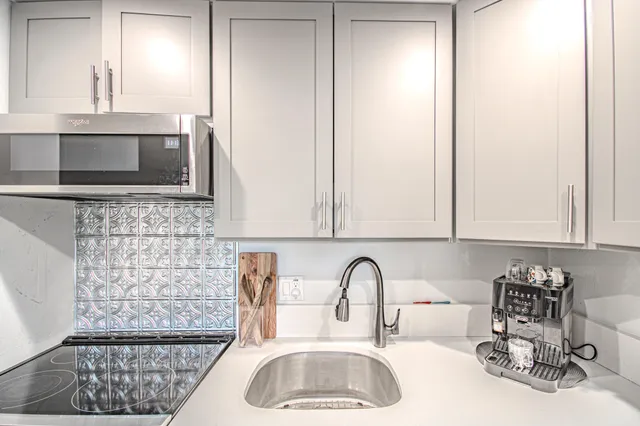 $2,300 | 660 Glouchester Street, Unit 106, Boca Raton, FL 33487