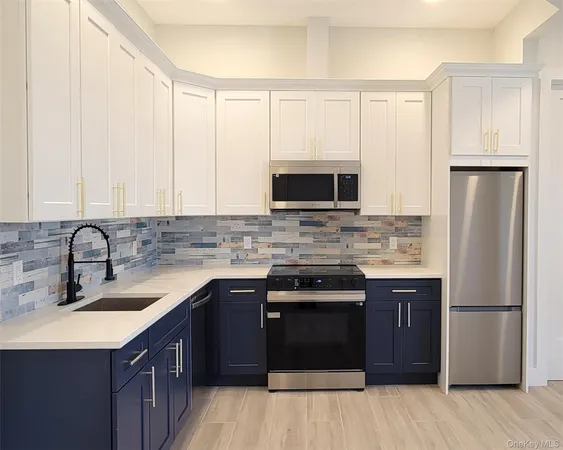 $3,595 | 82-19 Northern Boulevard, Unit 3A | Jackson Heights