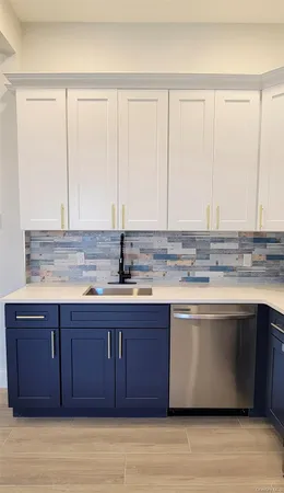 $3,595 | 82-19 Northern Boulevard, Unit 3A | Jackson Heights