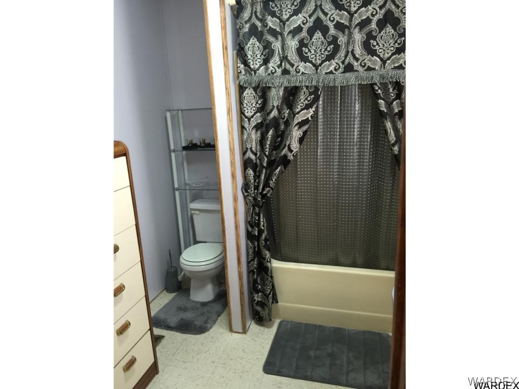 3580 Egar Road Golden Valley, AZ 86413 - Photo 17 of 28 Second View Master Bath