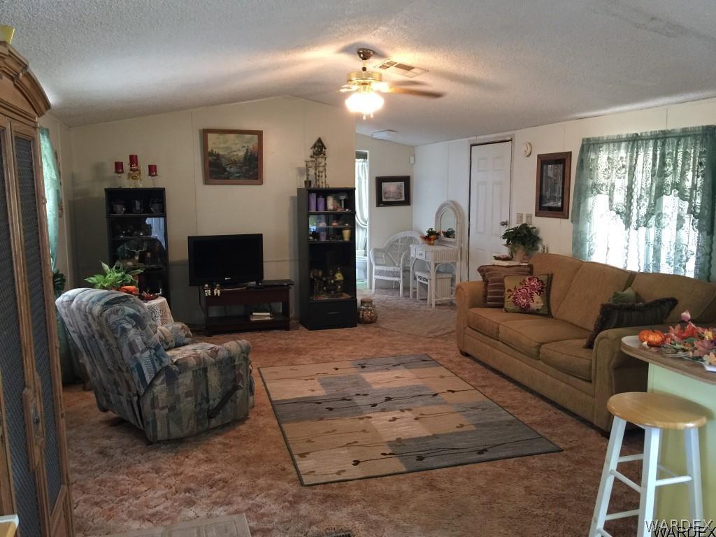 3580 Egar Road Golden Valley, AZ 86413 - Photo 6 of 28 Large Living Room