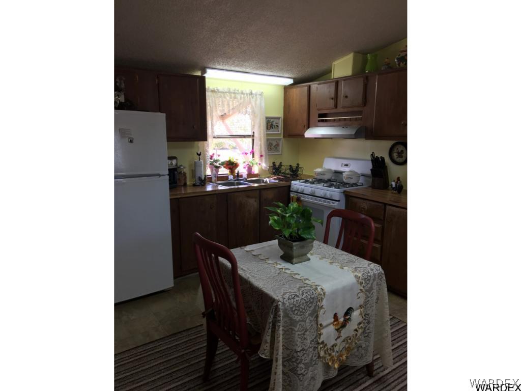 3580 Egar Road Golden Valley, AZ 86413 - Photo 7 of 28 Another View of Kitchen