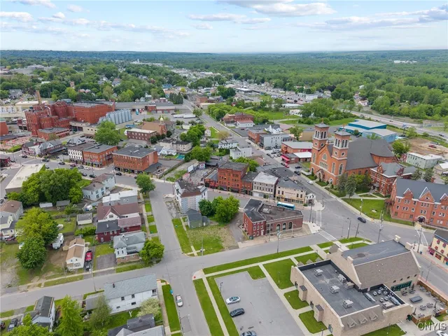 $1,395,000 | 611 Varick Street, Utica, NY 13502