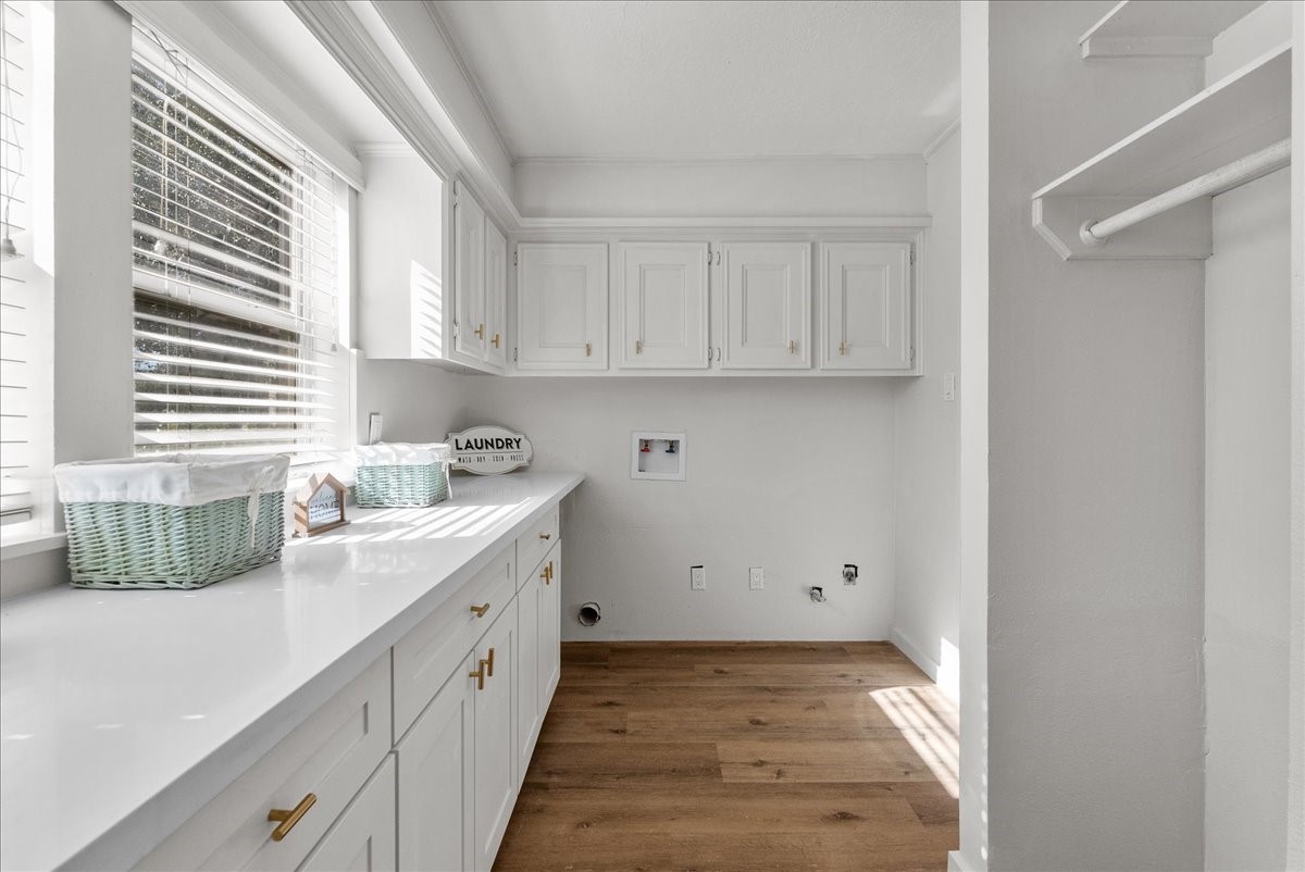 6702 Robinwick Court Spring, TX 77379 - Photo 16 of 41 a kitchen with a sink cabinets and window