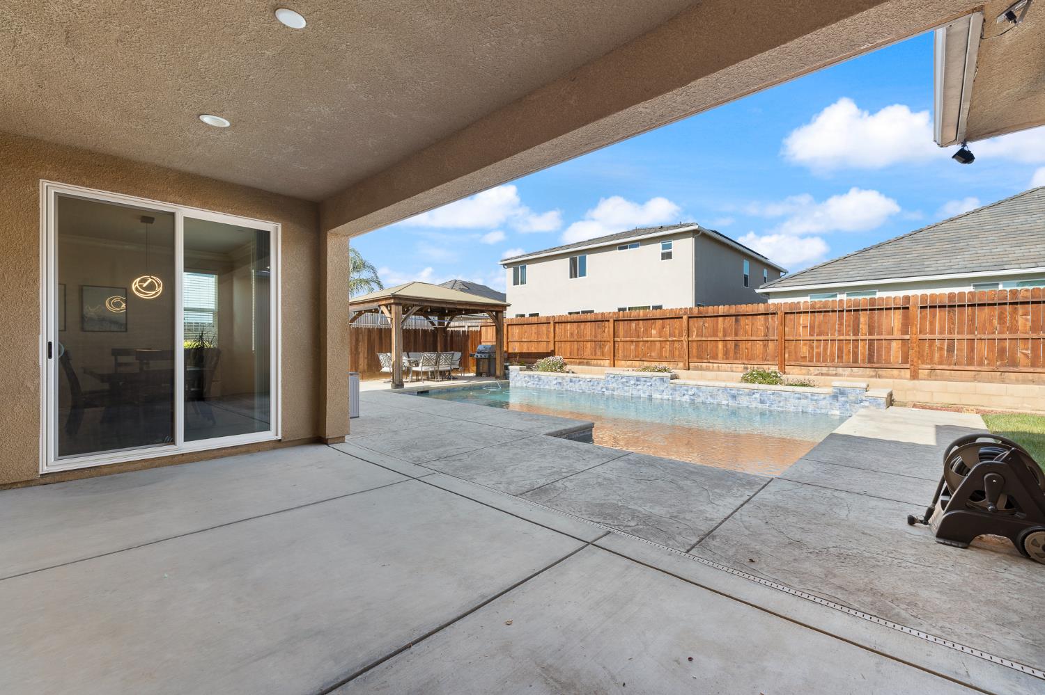 3573 Hermosa Avenue Clovis, CA 93619 - Photo 36 of 42 a view of a building