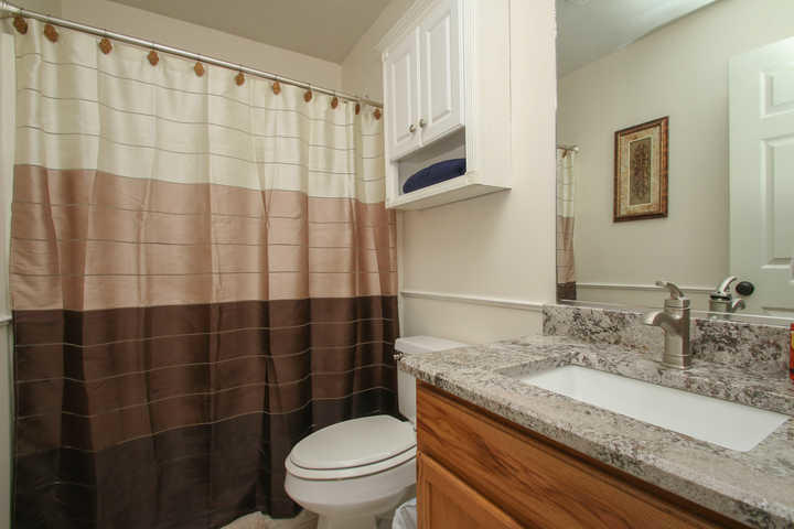 4635 Rosecrest Road Roanoke, VA 24018 - Photo 13 of 28 img_0185
