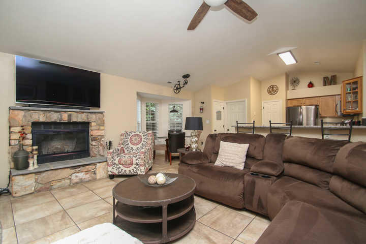 4635 Rosecrest Road Roanoke, VA 24018 - Photo 3 of 28 img_0157