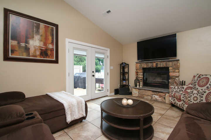 4635 Rosecrest Road Roanoke, VA 24018 - Photo 8 of 28 img_0167