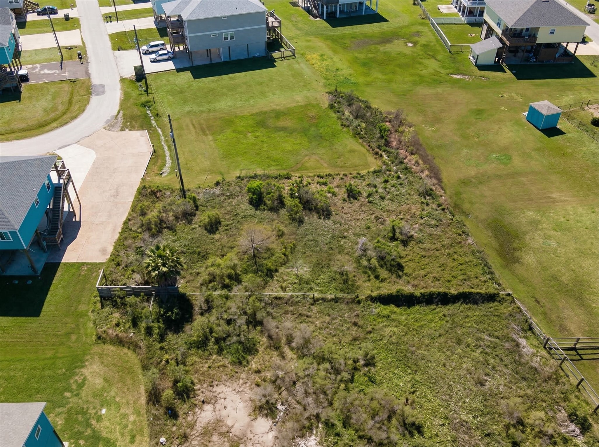 993 Gulf Road Crystal Beach, TX 77650 - Photo 4 of 22