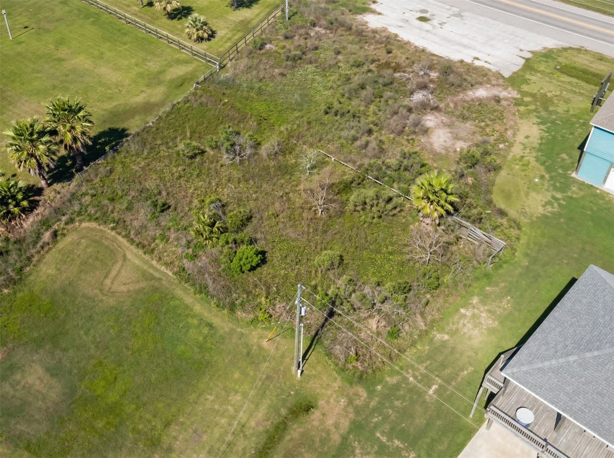 993 Gulf Road Crystal Beach, TX 77650 - Photo 6 of 22