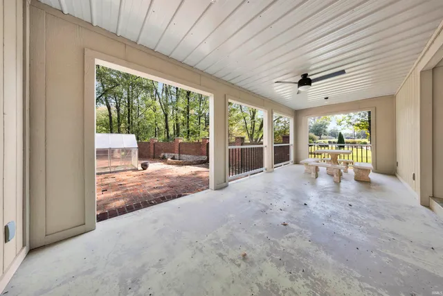 $574,900 | 5266 West Martin Road, Newburgh, IN 47630