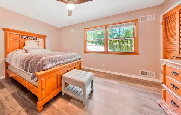 $559,900 | 5266 West Martin Road, Newburgh, IN 47630