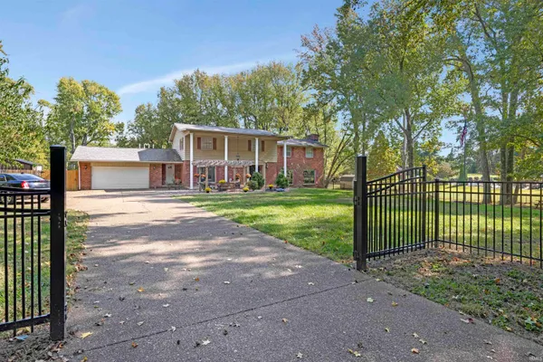 $559,900 | 5266 West Martin Road, Newburgh, IN 47630