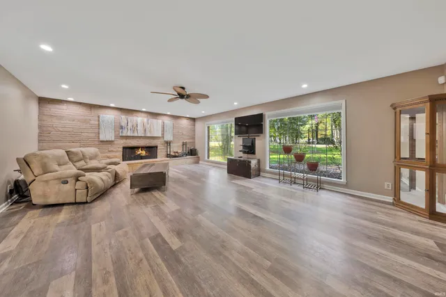 $574,900 | 5266 West Martin Road, Newburgh, IN 47630