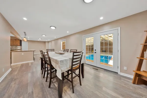 $559,900 | 5266 West Martin Road, Newburgh, IN 47630