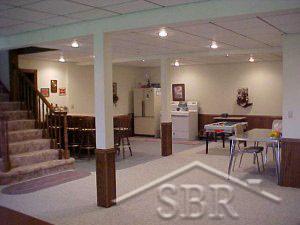7571 Maple Road Frankenmuth, MI 48734 - Photo 5 of 13 20044025-4.JPG
