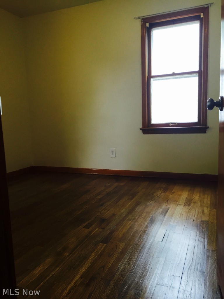 29005 Forestgrove Road Willowick, OH 44095 - Photo 5 of 11 Gallery Image 5