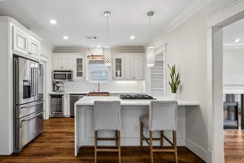 $779,800 | 227 West 24th Street, Houston, TX 77008