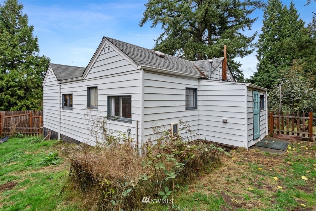 16229 Simonds Road Northeast Kenmore, WA 98028 - Photo 13 of 22