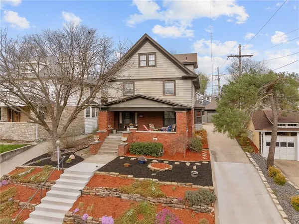 $530,000 | 910 West 33rd Terrace, Kansas City, MO 64111