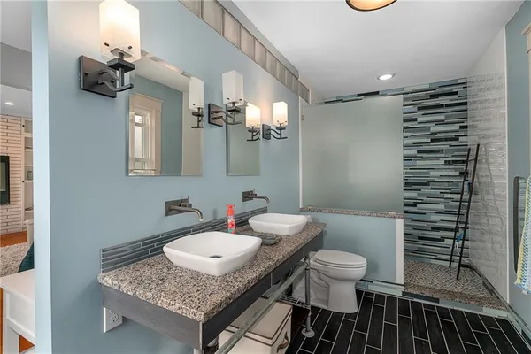 $530,000 | 910 West 33rd Terrace, Kansas City, MO 64111