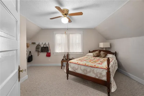 $530,000 | 910 West 33rd Terrace, Kansas City, MO 64111