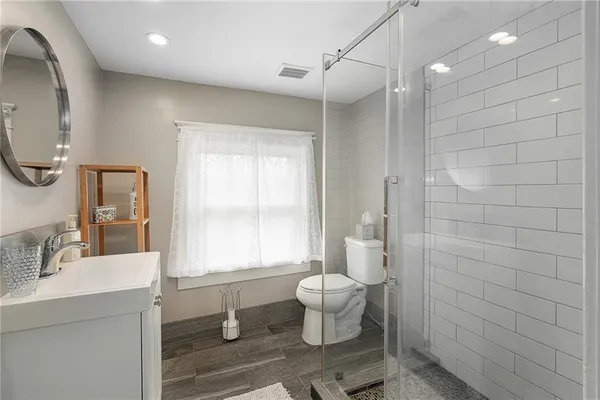 $530,000 | 910 West 33rd Terrace, Kansas City, MO 64111
