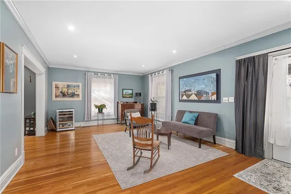 $530,000 | 910 West 33rd Terrace, Kansas City, MO 64111