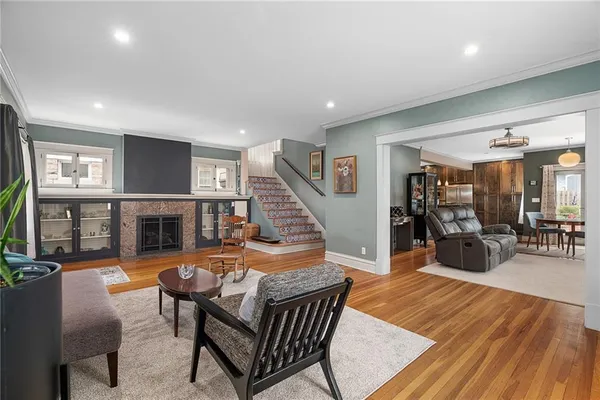 $530,000 | 910 West 33rd Terrace, Kansas City, MO 64111
