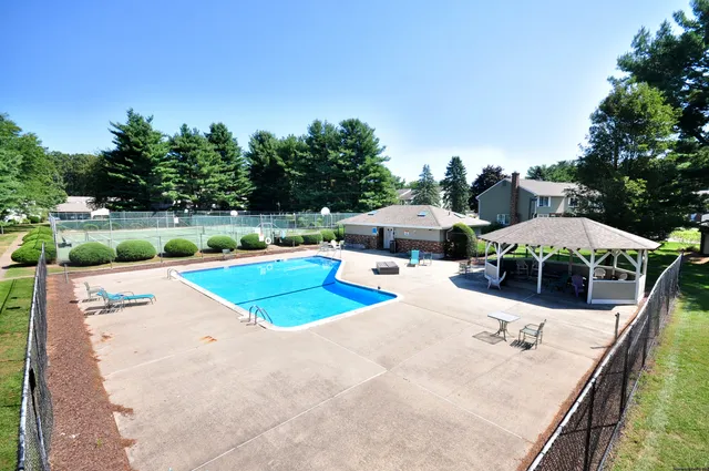 $2,350 | 3 St Marc Circle, Unit P, South Windsor, CT 06074