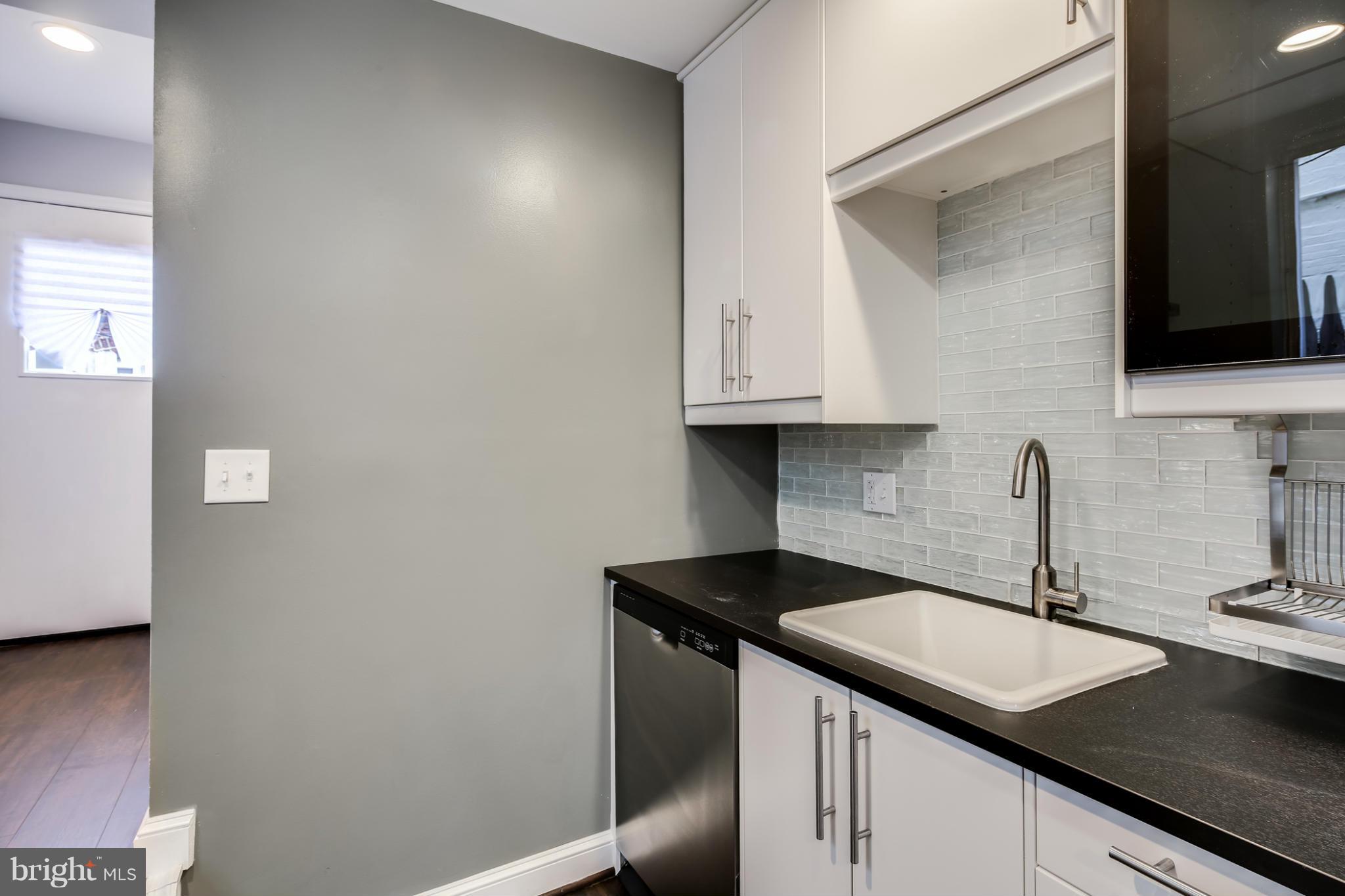 1017 Riverside Avenue Baltimore, MD 21230 - Photo 13 of 25 Kitchen
