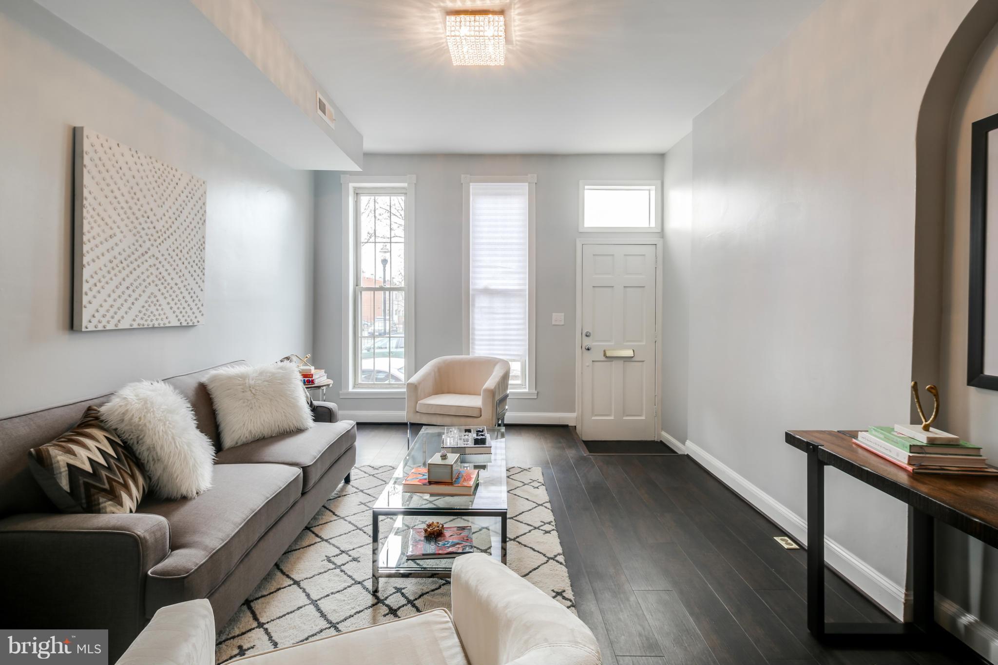 1017 Riverside Avenue Baltimore, MD 21230 - Photo 5 of 25 Living Room