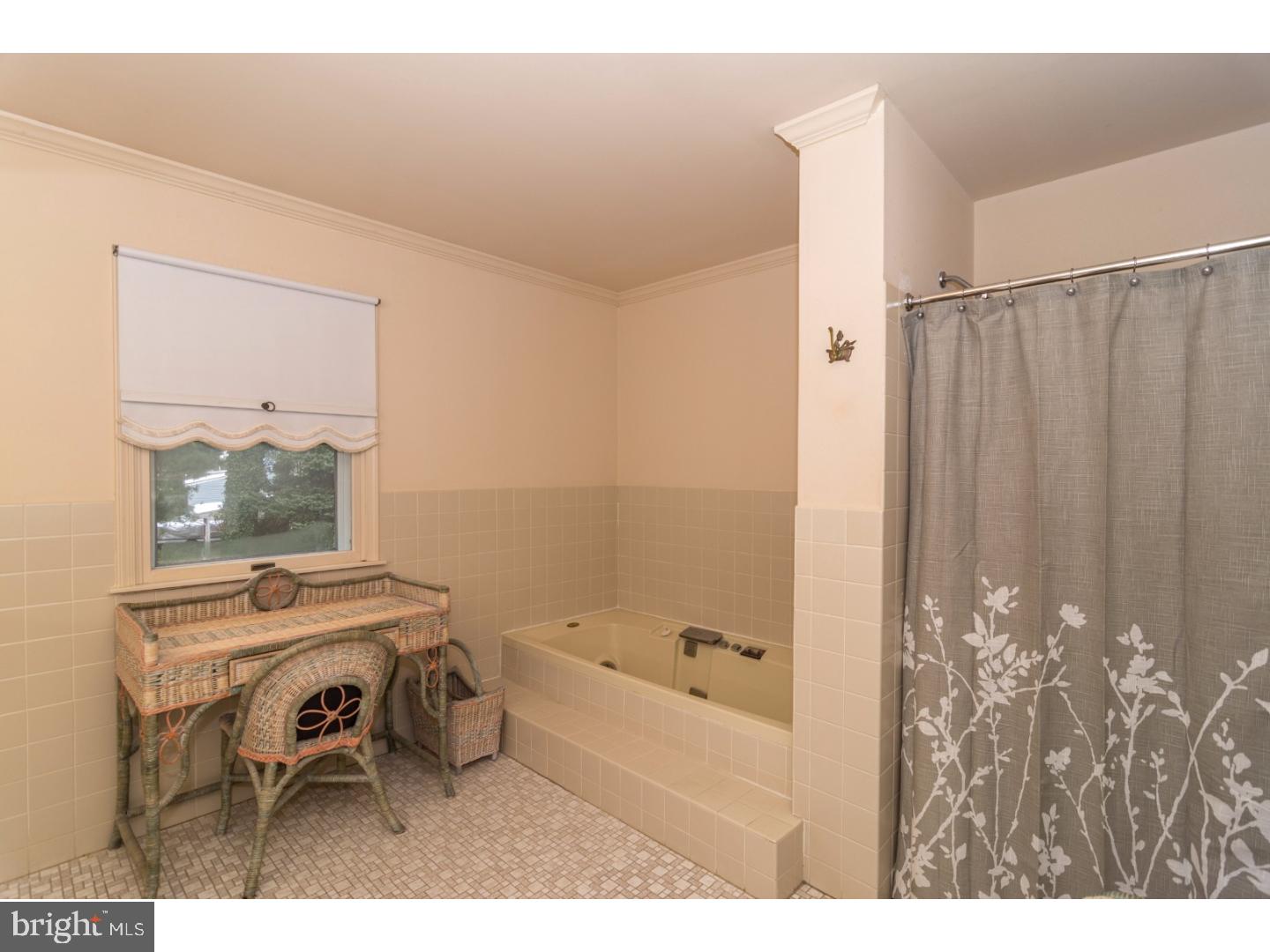 157 Fisher Road Huntingdon Valley, PA 19006 - Photo 15 of 24 Gallery Image 15