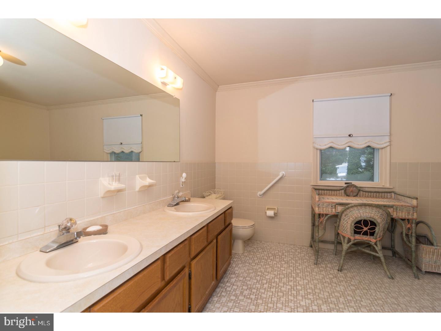 157 Fisher Road Huntingdon Valley, PA 19006 - Photo 16 of 24 Gallery Image 16
