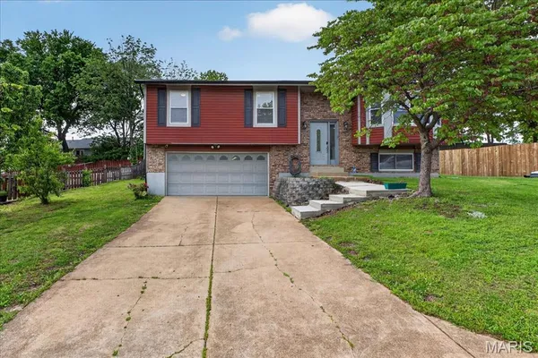 $325,000 | 2019 San Angelo Drive, Arnold, MO 63010