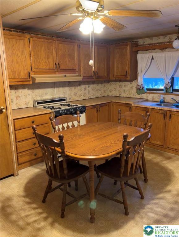 162 Moorestown Drive Bath, PA 18014 - Photo 3 of 12 a view of a dining room with furniture