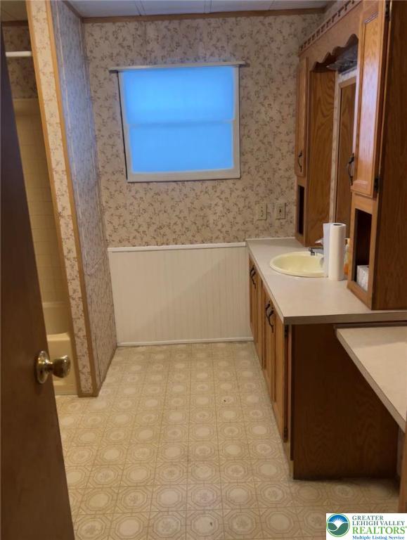 162 Moorestown Drive Bath, PA 18014 - Photo 9 of 12