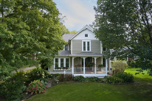 $685,000 | 27055 Smithtown Road, Excelsior, MN 55331